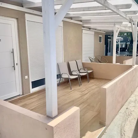 Apartmán αvli Superior No5 *